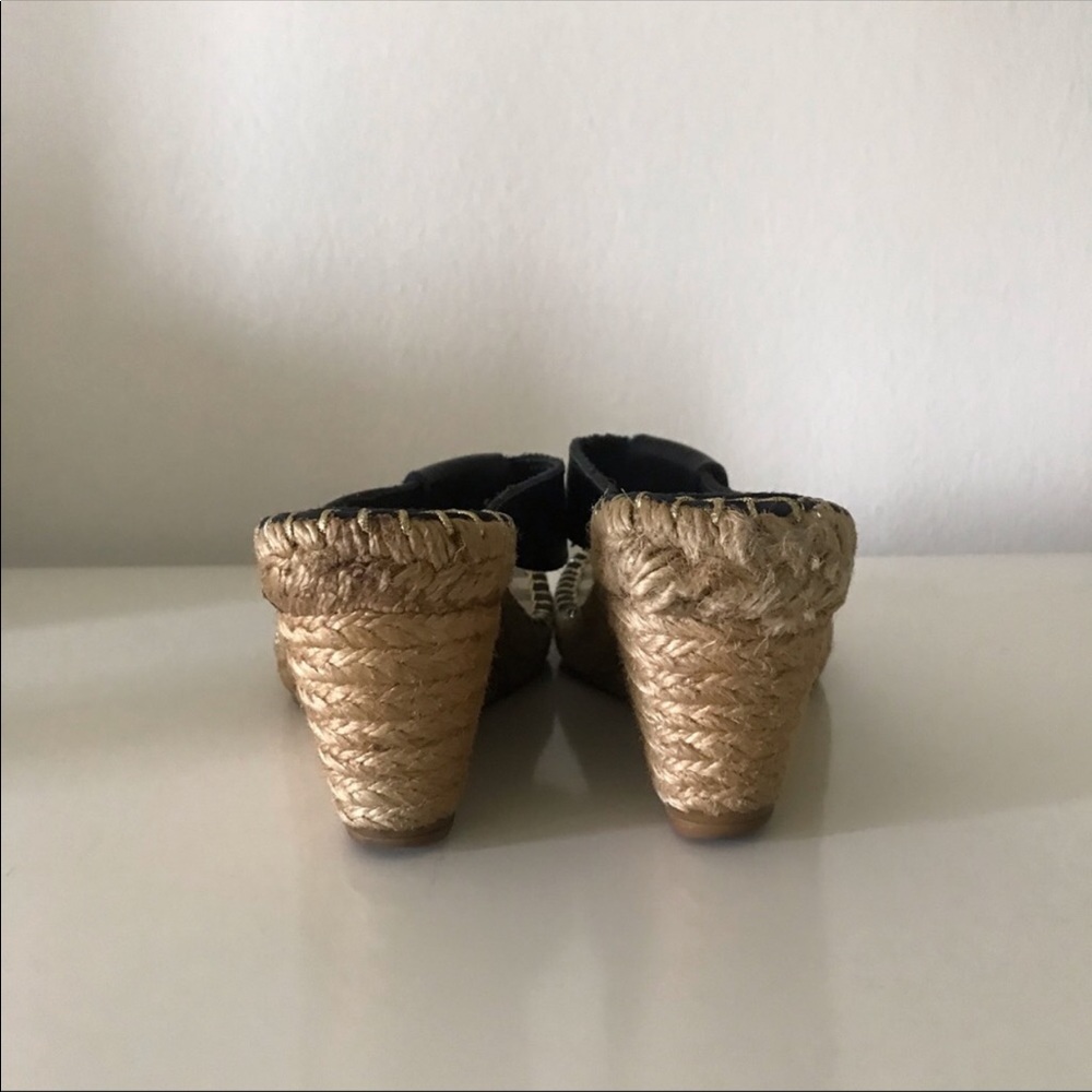 ๐ฏ Burberry wedges - Picture 3 of 5